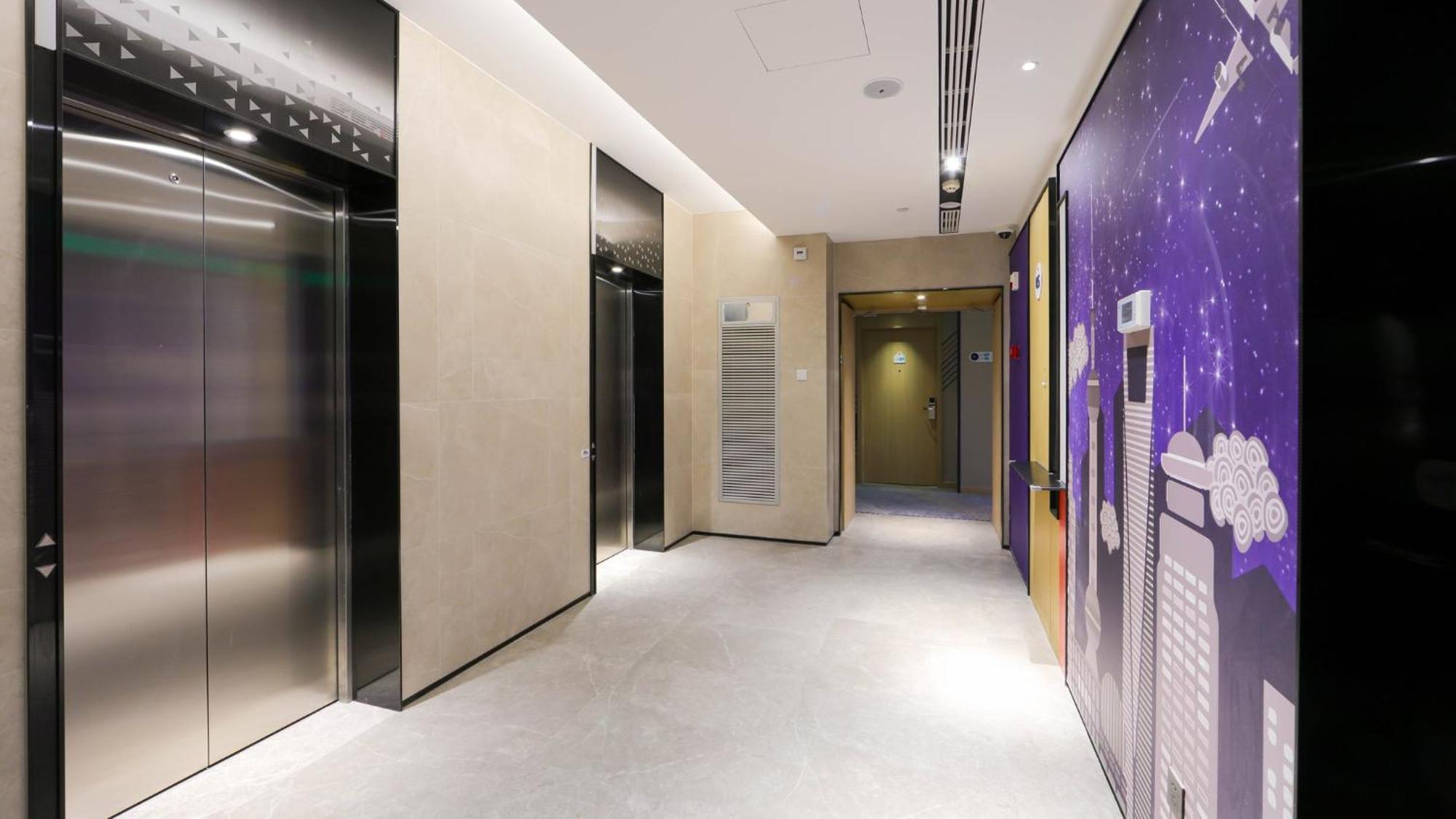 Holiday Inn Express Shanghai Pudong Airport By Ihg Exteriör bild