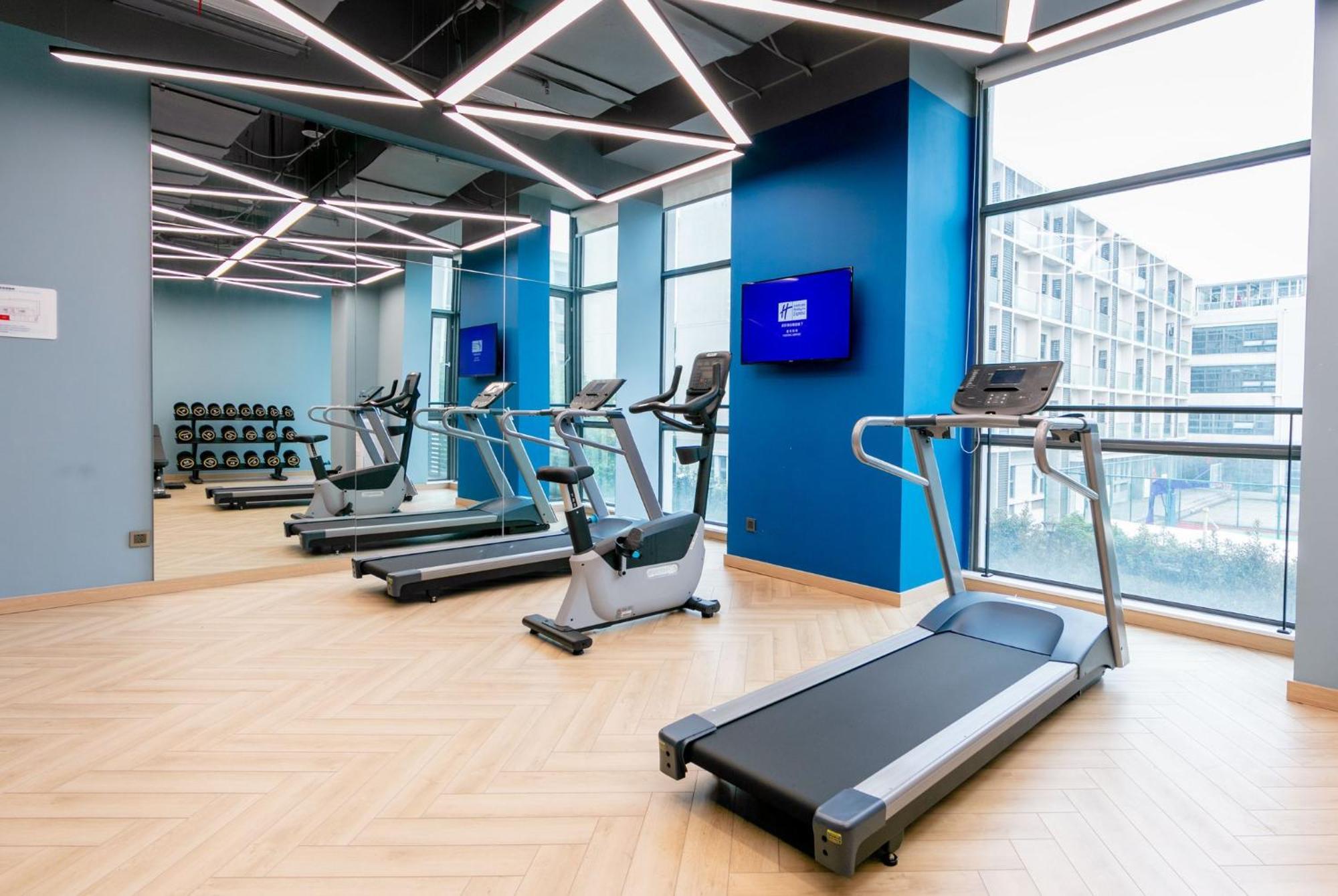 Holiday Inn Express Shanghai Pudong Airport By Ihg Exteriör bild