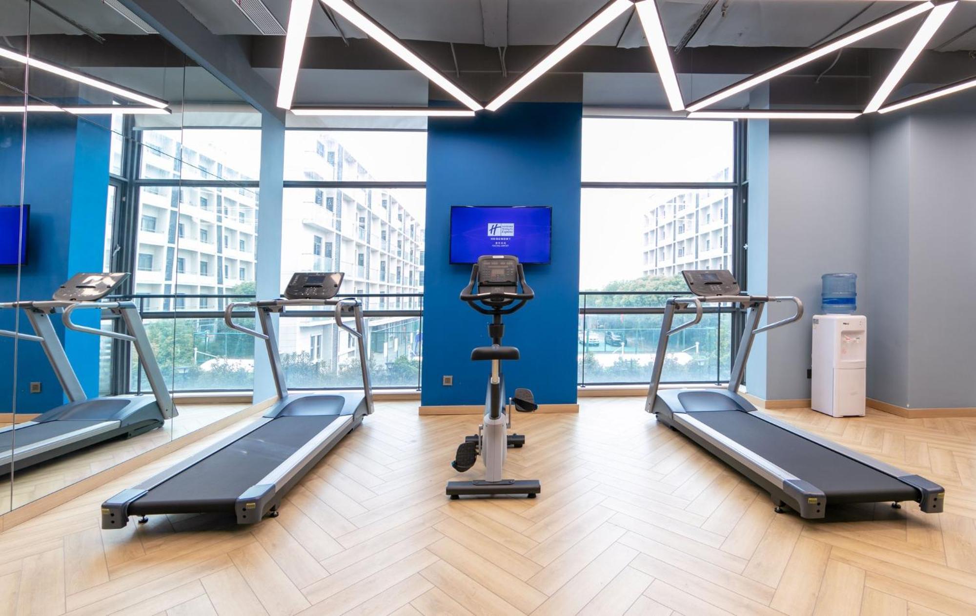 Holiday Inn Express Shanghai Pudong Airport By Ihg Exteriör bild